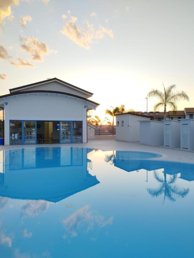 Icaro Residence Apartments With A Beautiful Pool SantʼAgata di Militello Buitenkant foto