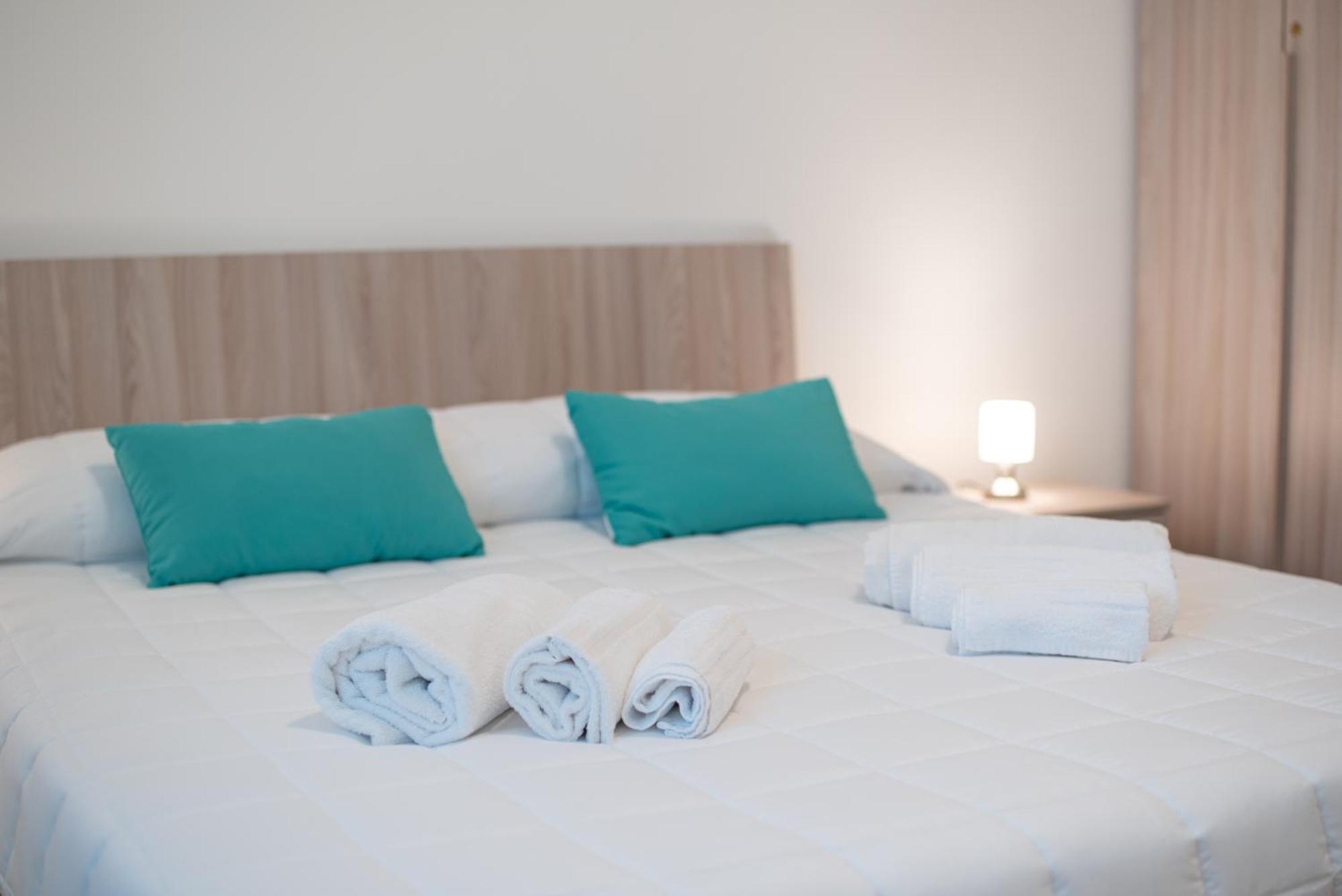 Icaro Residence Apartments With A Beautiful Pool SantʼAgata di Militello Buitenkant foto