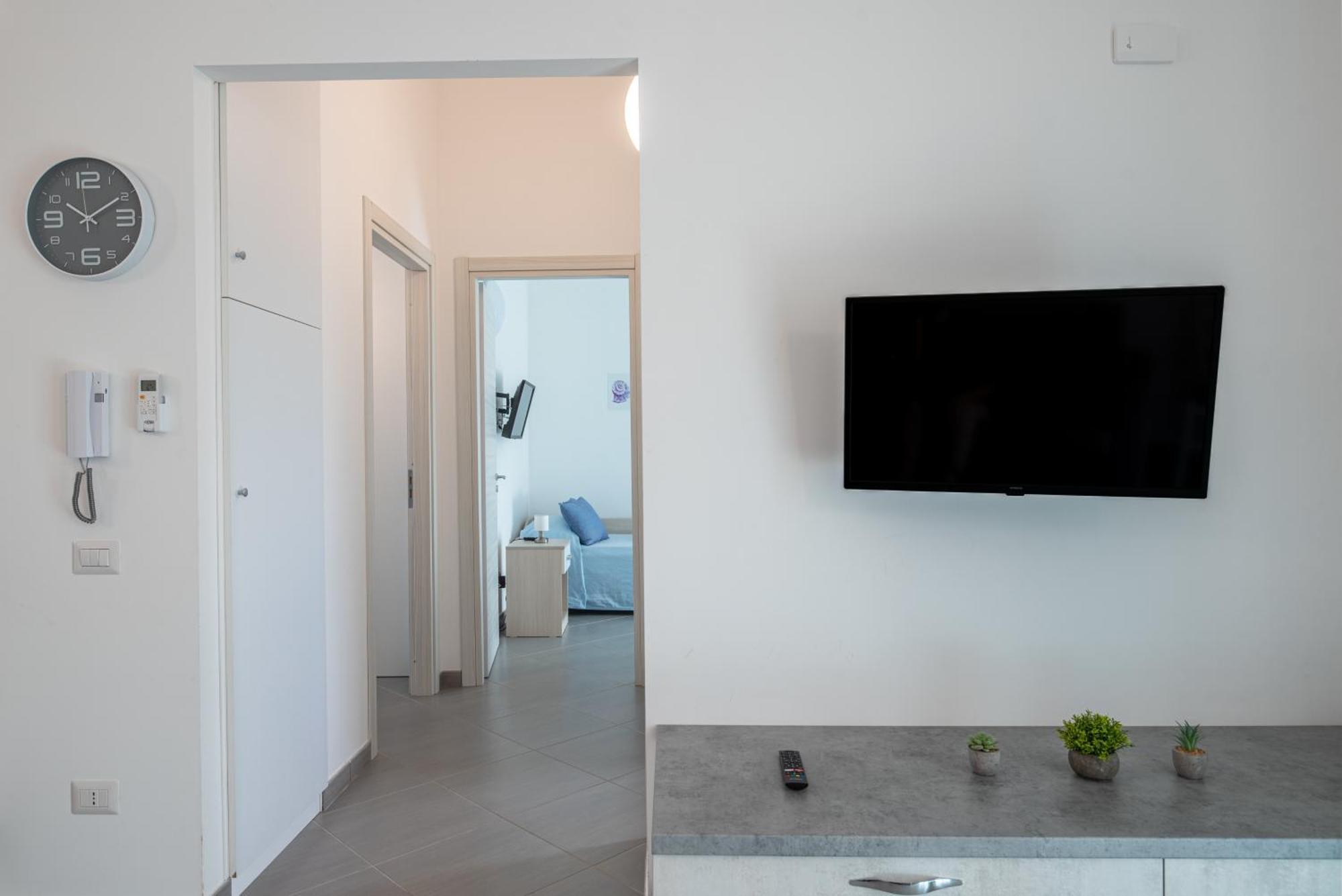 Icaro Residence Apartments With A Beautiful Pool SantʼAgata di Militello Buitenkant foto