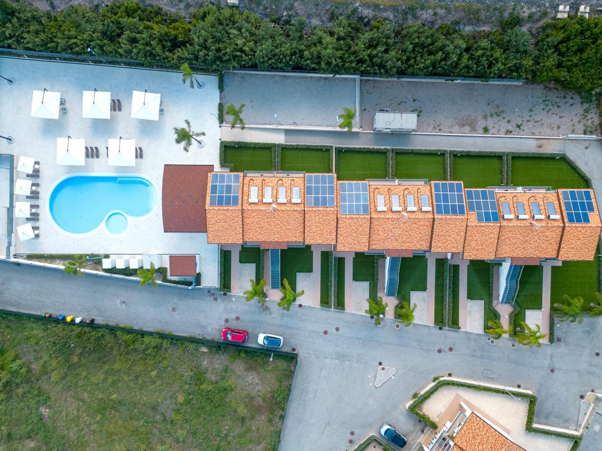 Icaro Residence Apartments With A Beautiful Pool SantʼAgata di Militello Buitenkant foto