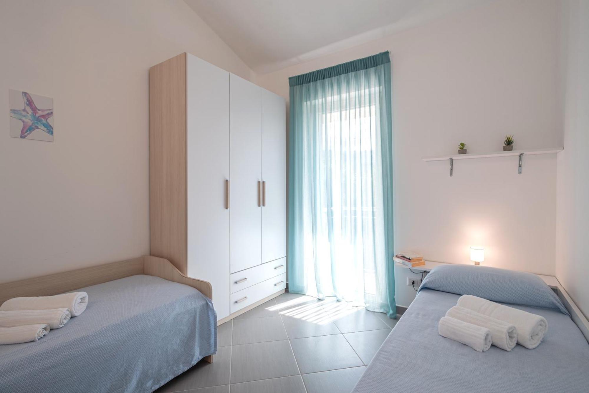 Icaro Residence Apartments With A Beautiful Pool SantʼAgata di Militello Buitenkant foto