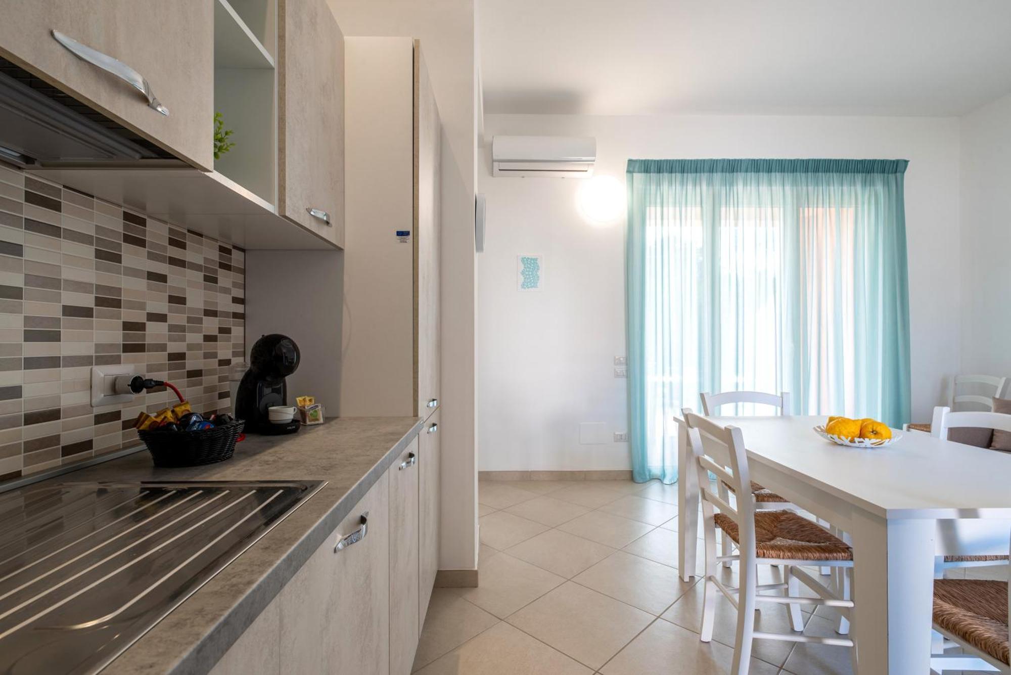 Icaro Residence Apartments With A Beautiful Pool SantʼAgata di Militello Buitenkant foto