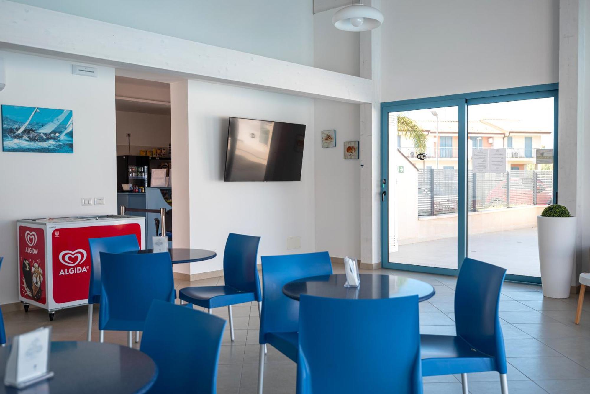 Icaro Residence Apartments With A Beautiful Pool SantʼAgata di Militello Buitenkant foto
