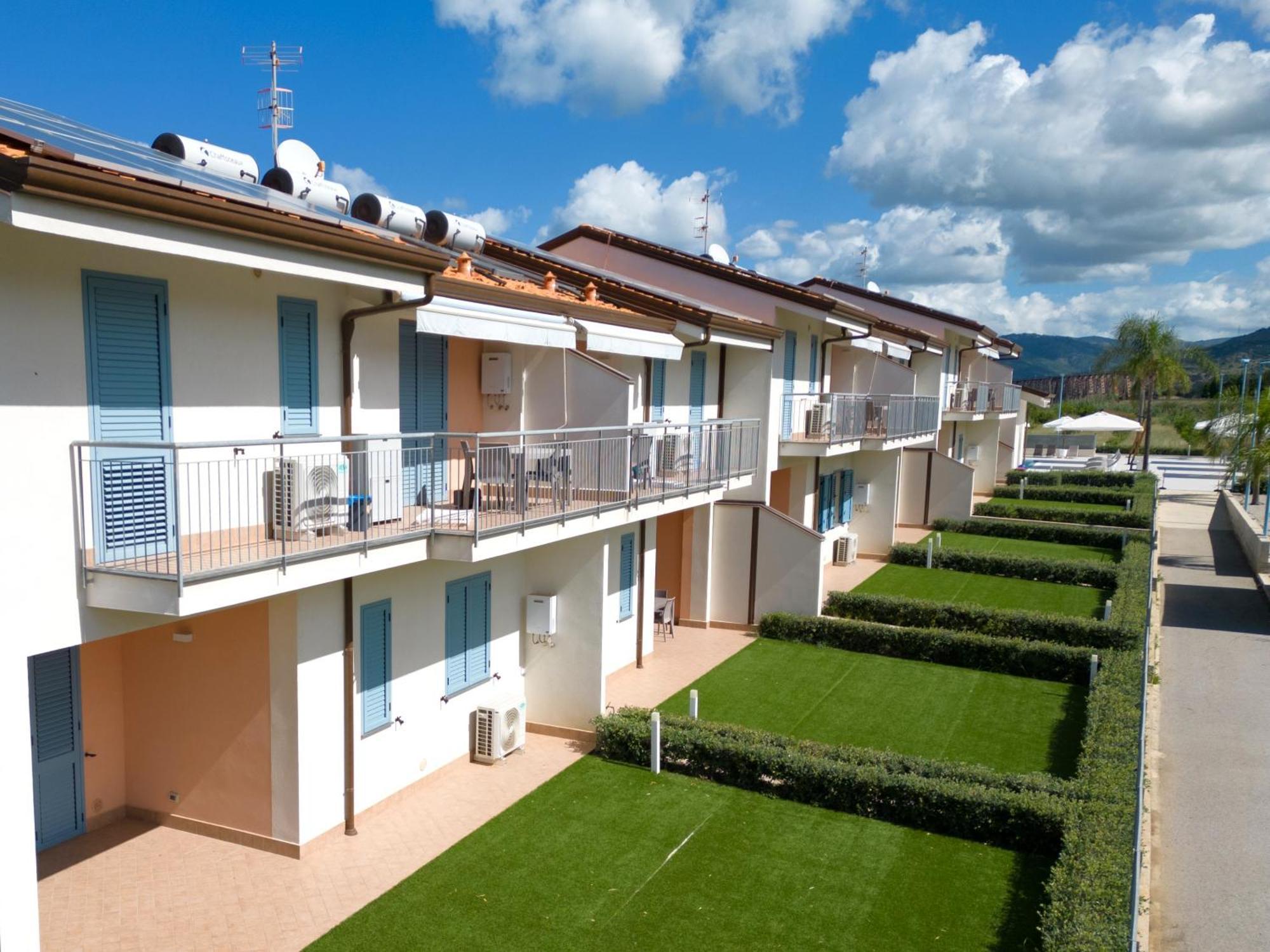 Icaro Residence Apartments With A Beautiful Pool SantʼAgata di Militello Buitenkant foto
