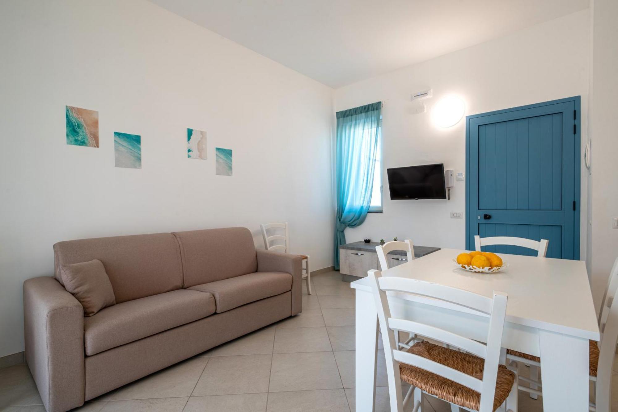 Icaro Residence Apartments With A Beautiful Pool SantʼAgata di Militello Buitenkant foto