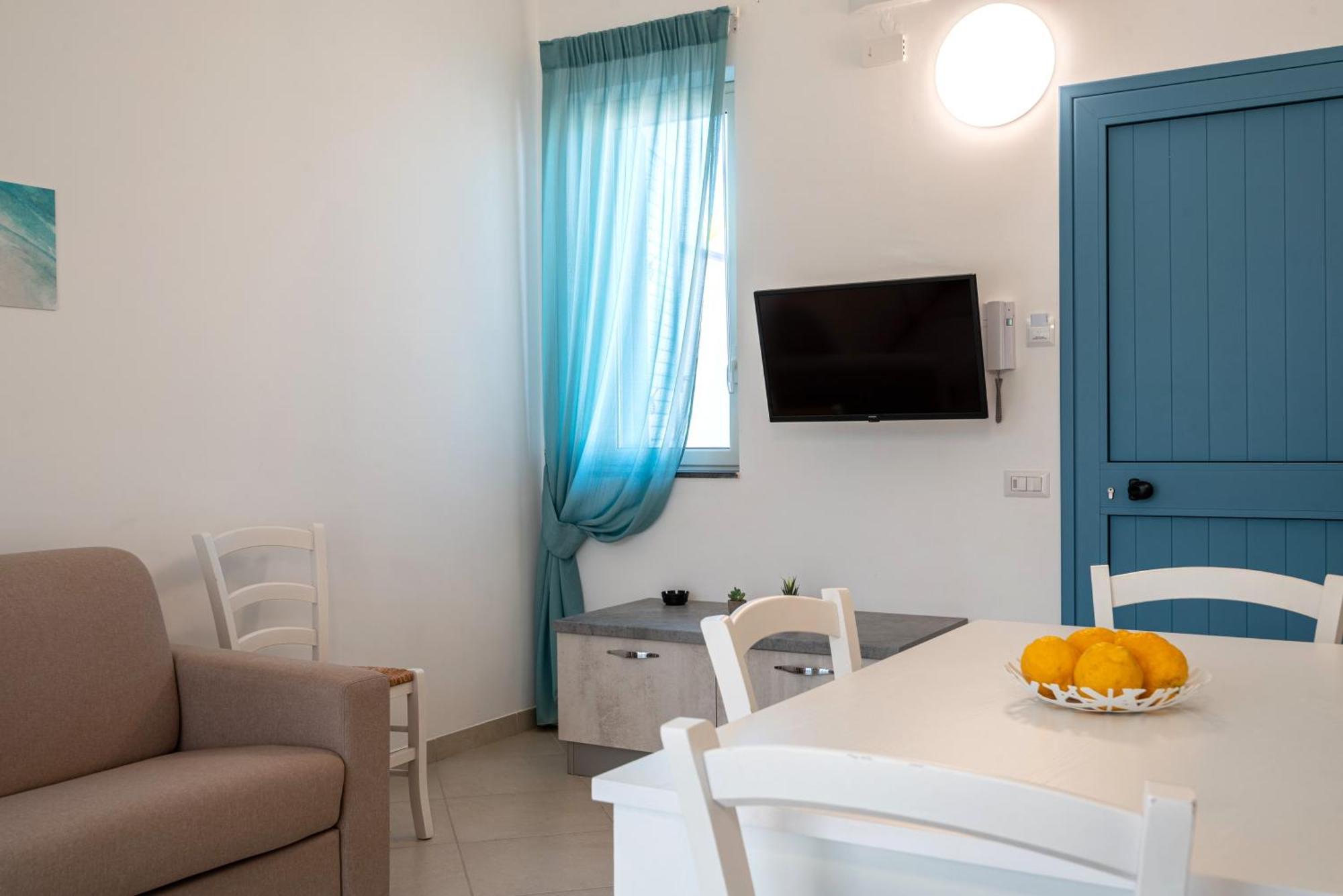 Icaro Residence Apartments With A Beautiful Pool SantʼAgata di Militello Buitenkant foto